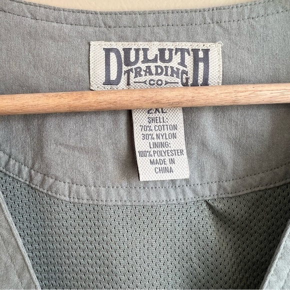 DULUTH TRADING CO Men’s Green Utility Vest in size 2XL Lined, Full Zip, Pockets - Picture 3 of 6